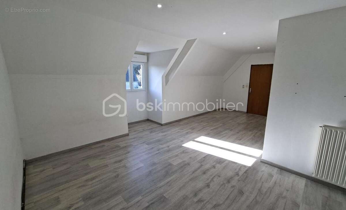 Maison à MESNIL-CLINCHAMPS