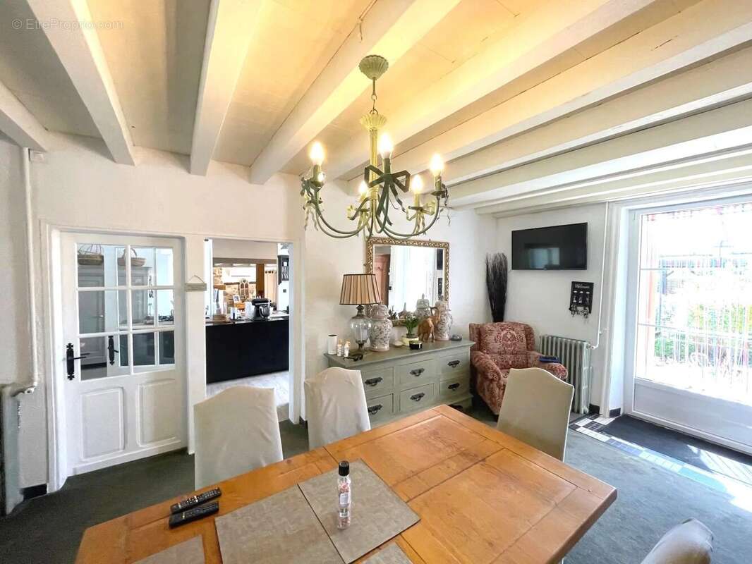 Maison perigourdine renovée avec grange, piscine et beau jardin - photo 4