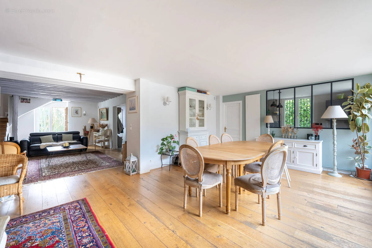 31b4e14a-6fd2-47bd-ad19-85ee90058e1d - Maison à RAMBOUILLET