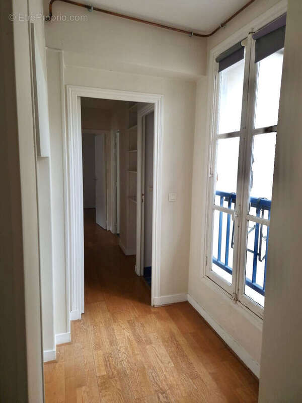 Appartement à PARIS-16E