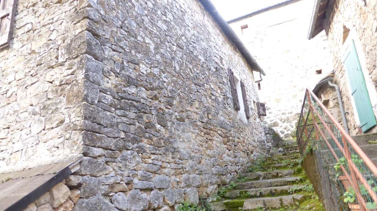 Appartement à VEYREAU