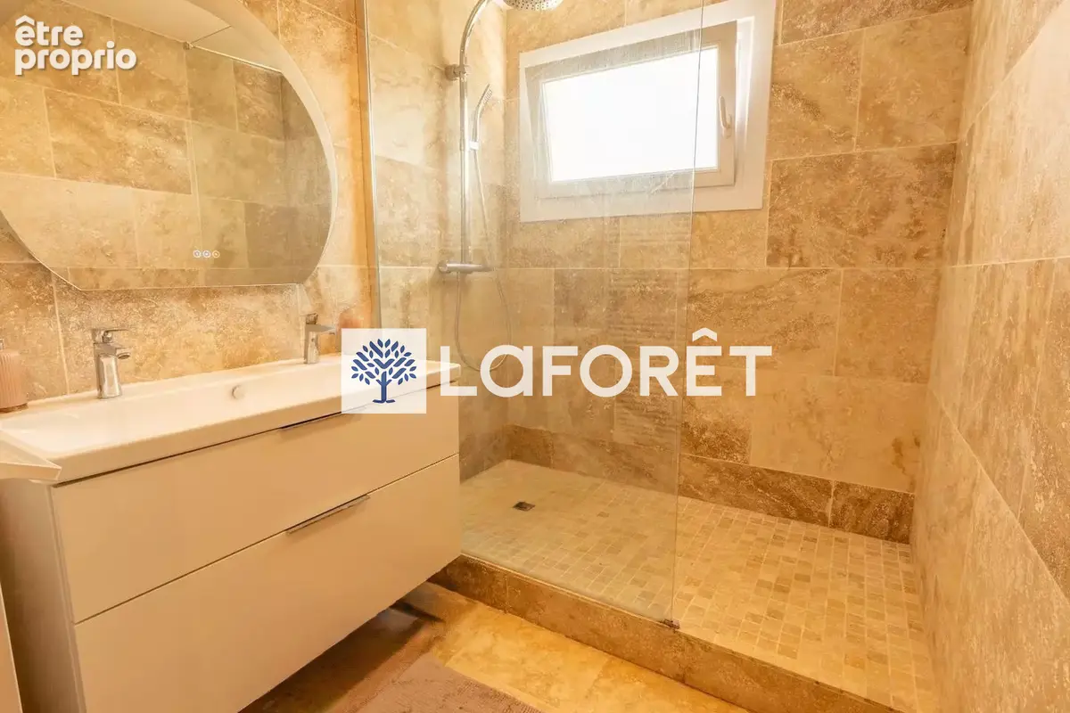 Appartement 5 pièces - 106 m² - Dernier étage avec ascenseur - photo 9