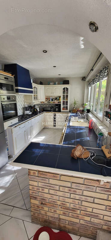 Maison familiale de caractère   208,20 m2 habitables avec jardin et dépendance - photo 6