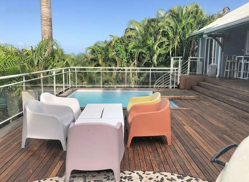 Maison à BAIE-MAHAULT