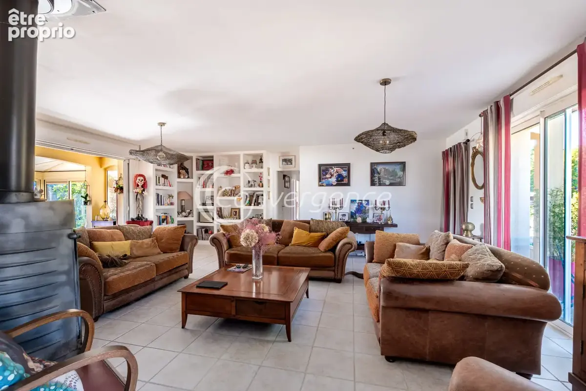 Maison plain-pied - 4 chambres - 2 garages - Piscine - photo 4