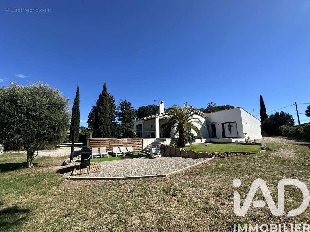 Photo 2 - Maison à LE MUY