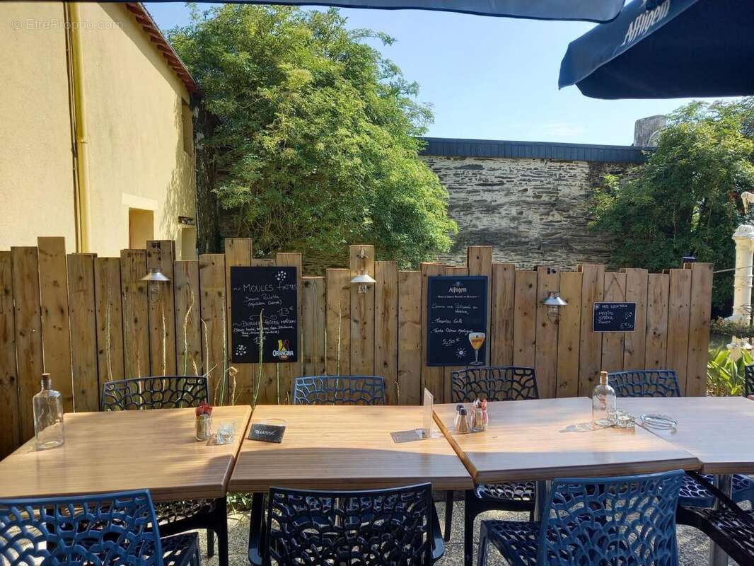 Photo 8 - Commerce à PUCEUL