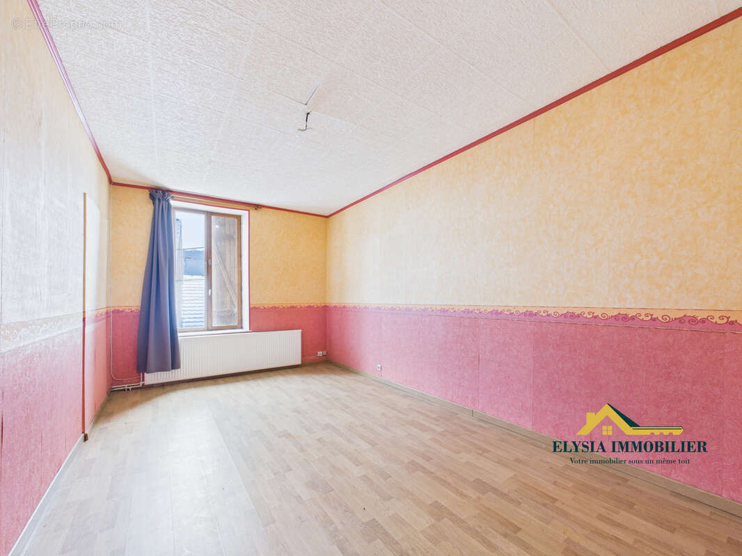 Maison à BAYONVILLE-SUR-MAD