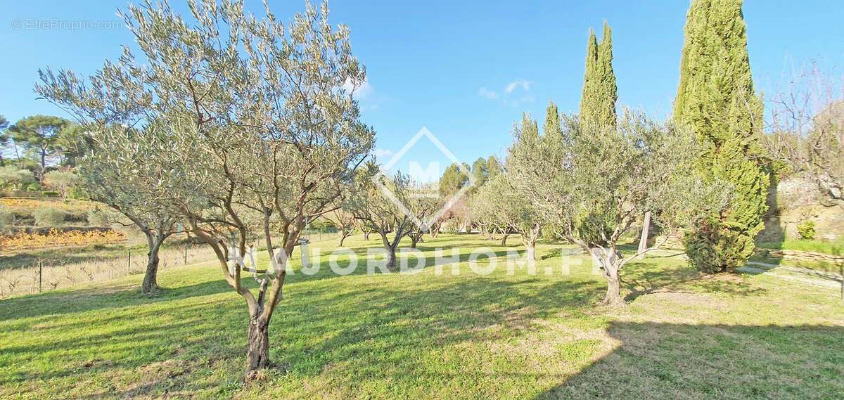 Maison à LE CASTELLET