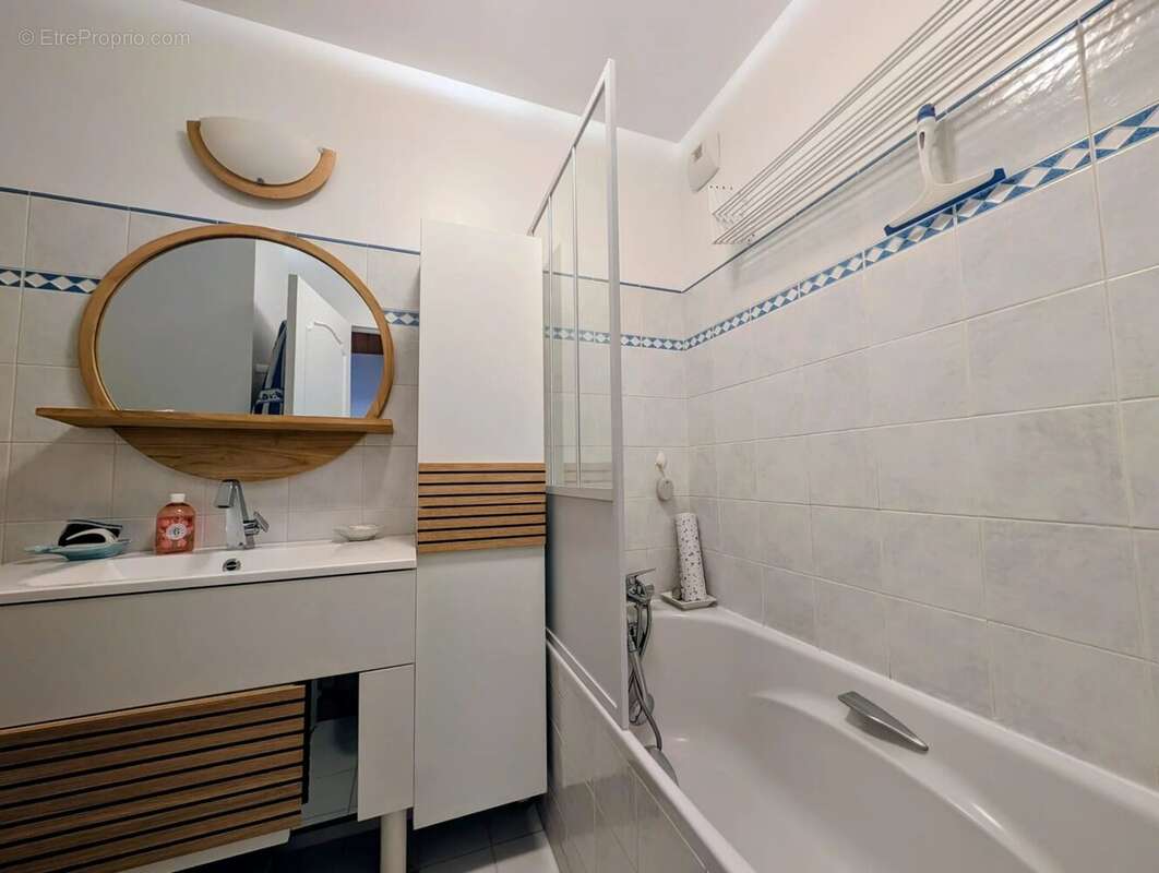 Appartement à LES CLAYES-SOUS-BOIS