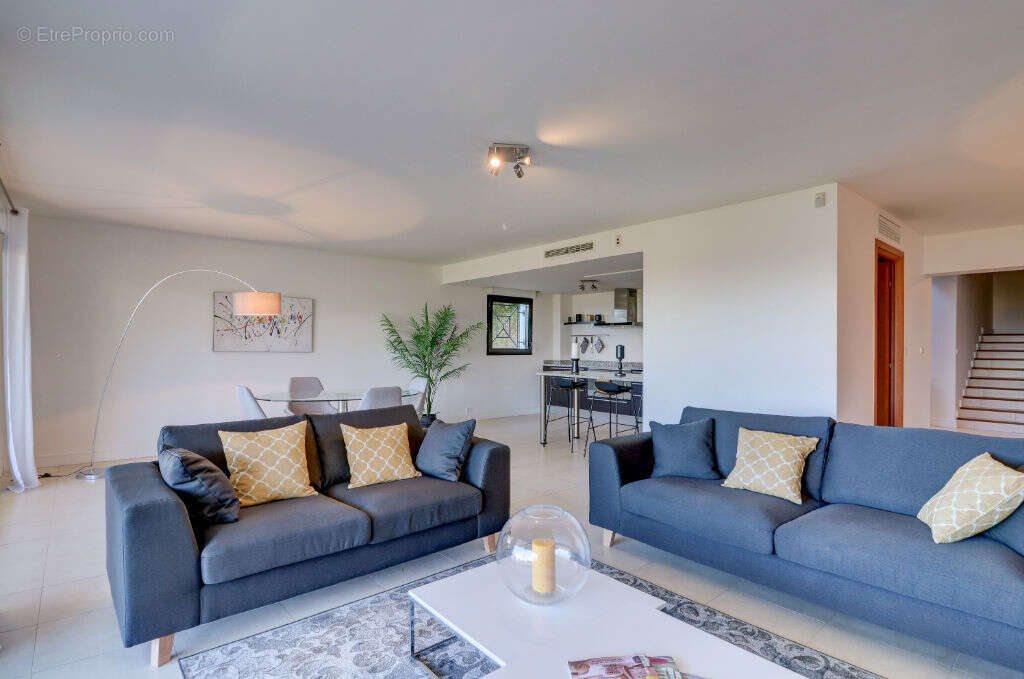 Maison à MANDELIEU-LA-NAPOULE