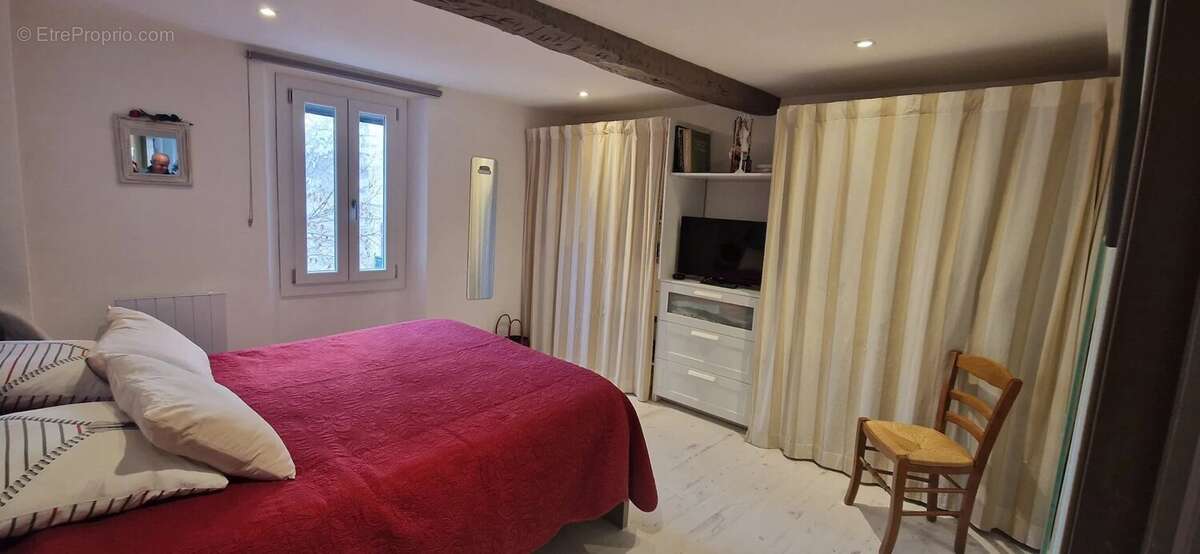 Maison à SAINT-CEZAIRE-SUR-SIAGNE