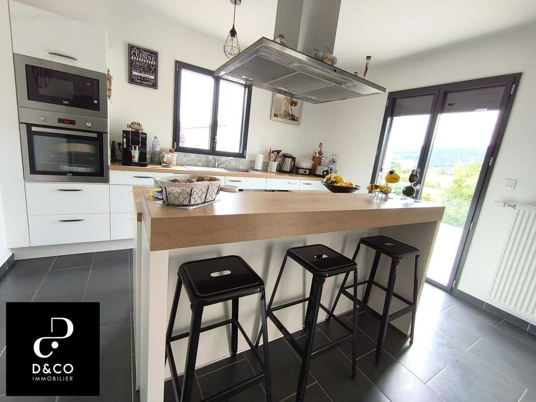 Maison à CHARNAY-LES-MACON