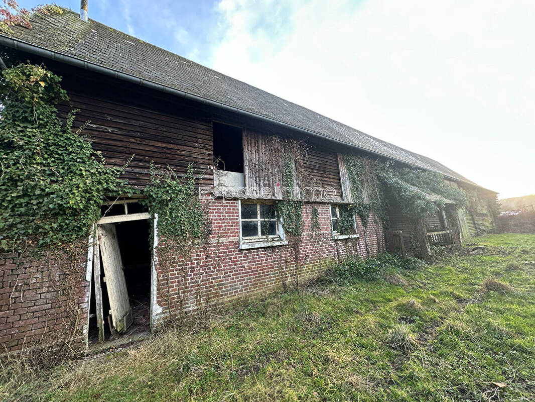 Terrain à SAINTE-GENEVIEVE