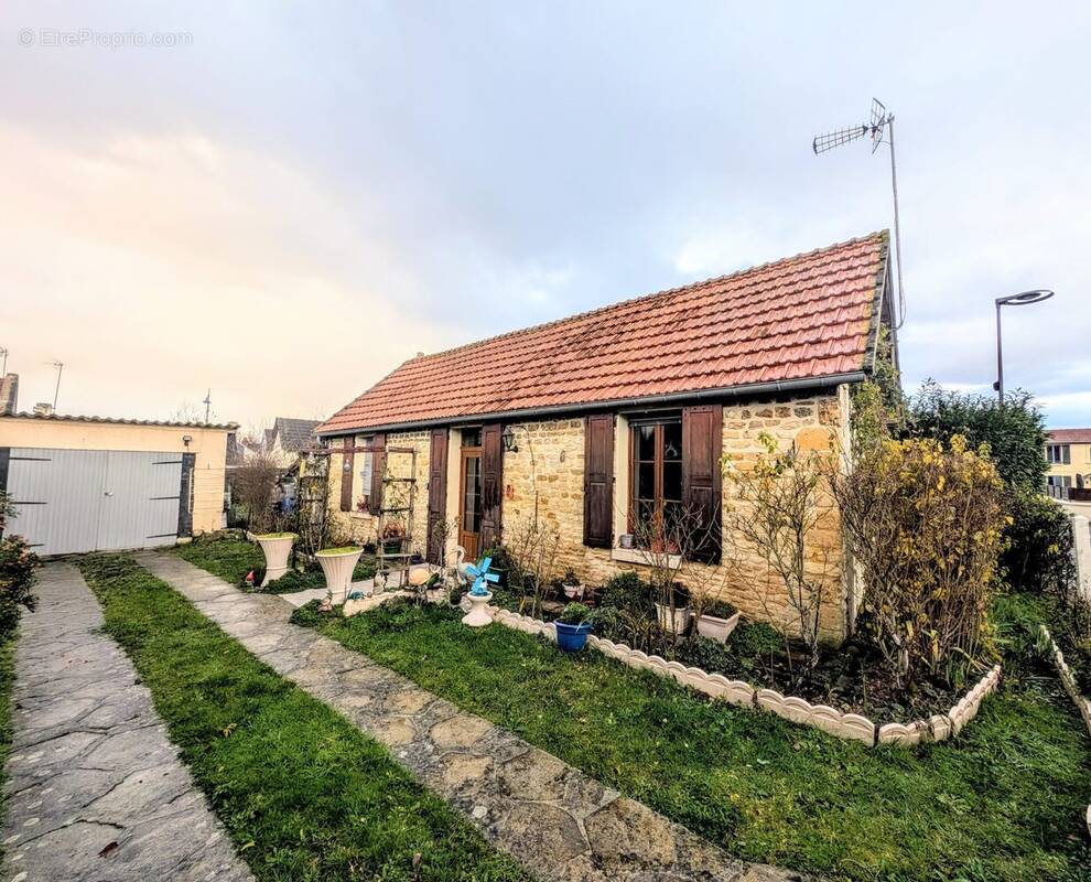 Maison à MEZIDON-CANON