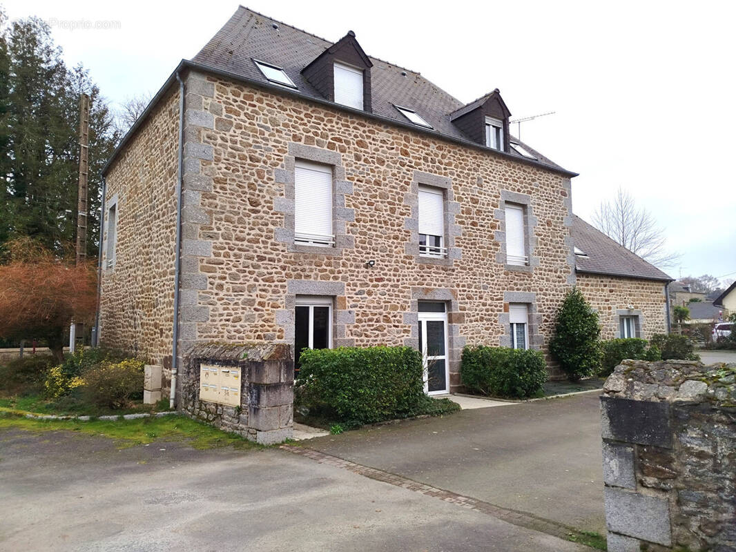 Appartement à MONTOURS