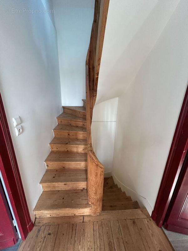 Maison à SAINT-MARTIN-DE-MAILLOC