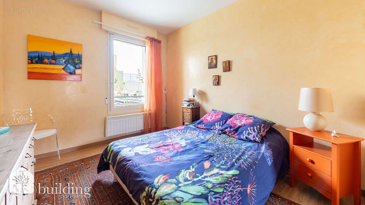 Appartement à COURBEVOIE