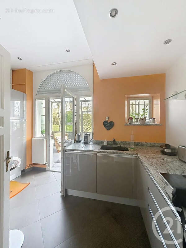 Maison 250 m² à Epinal  - photo 8