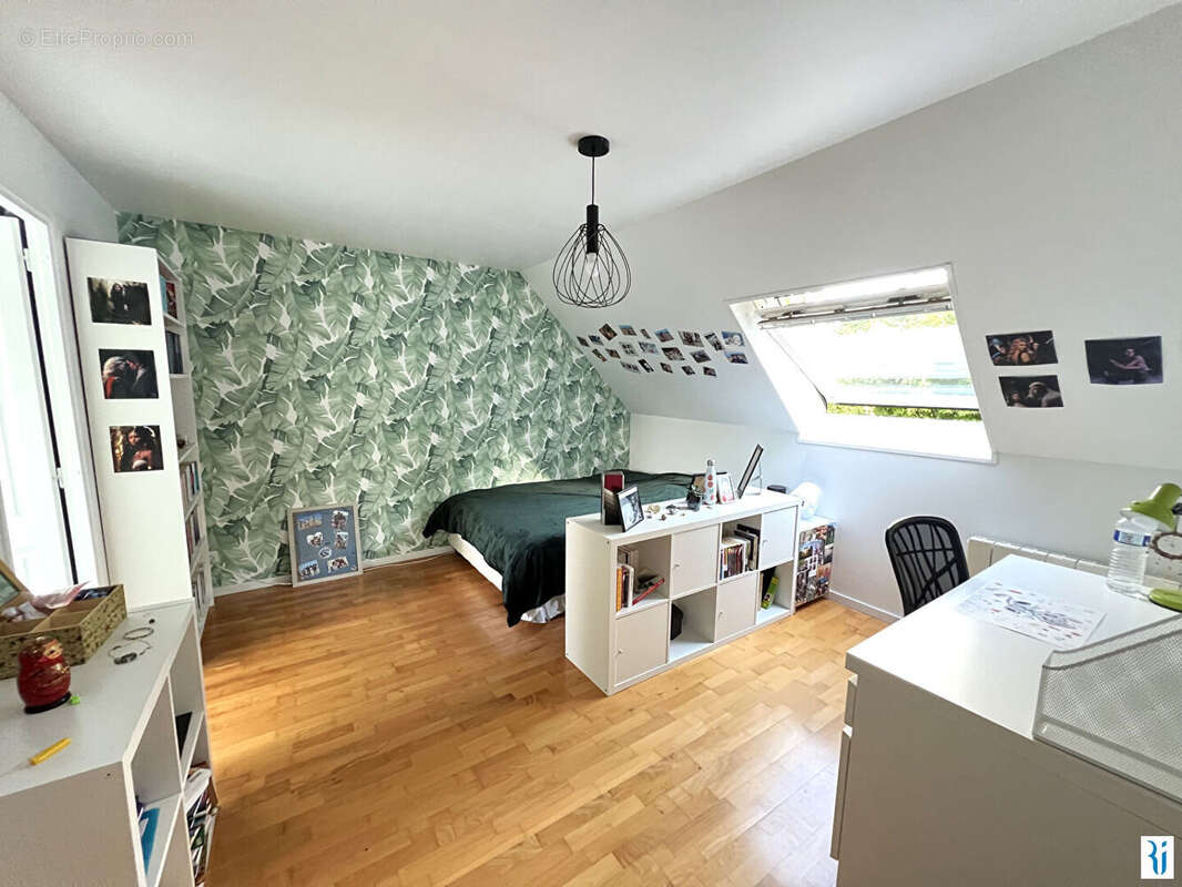 Maison à LE MESNIL-ESNARD