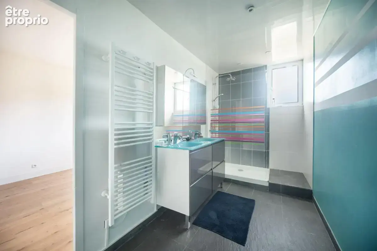Ferme rénovée 126 m² avec studio indépendant et dépendances de 330 m² Saint-Cyr-sur-Menthon (01380) - photo 7