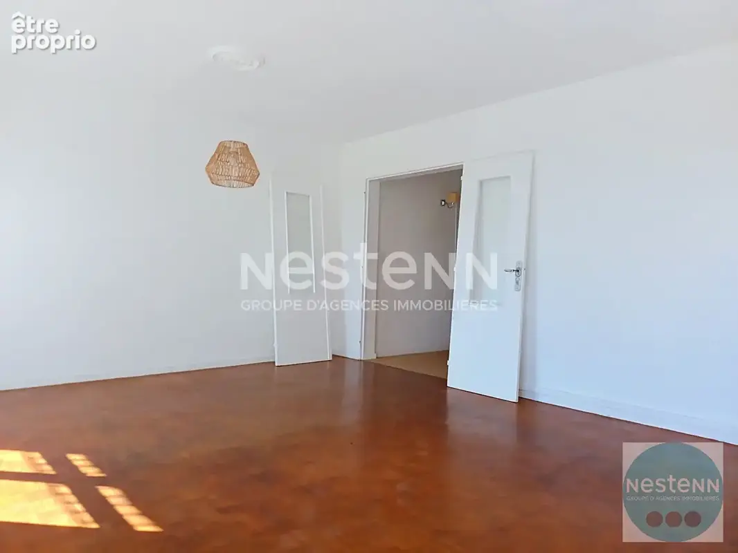 Blois - Quartier administratif - Bel appartement T3 avec balcon - 4ème étage avec ascenseur - photo 2
