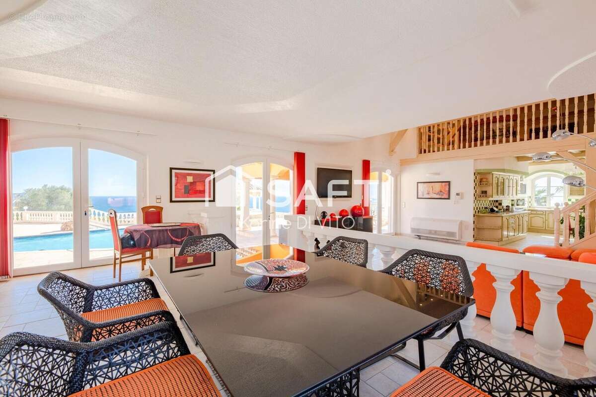 Photo 8 - Maison à ROQUEBRUNE-SUR-ARGENS