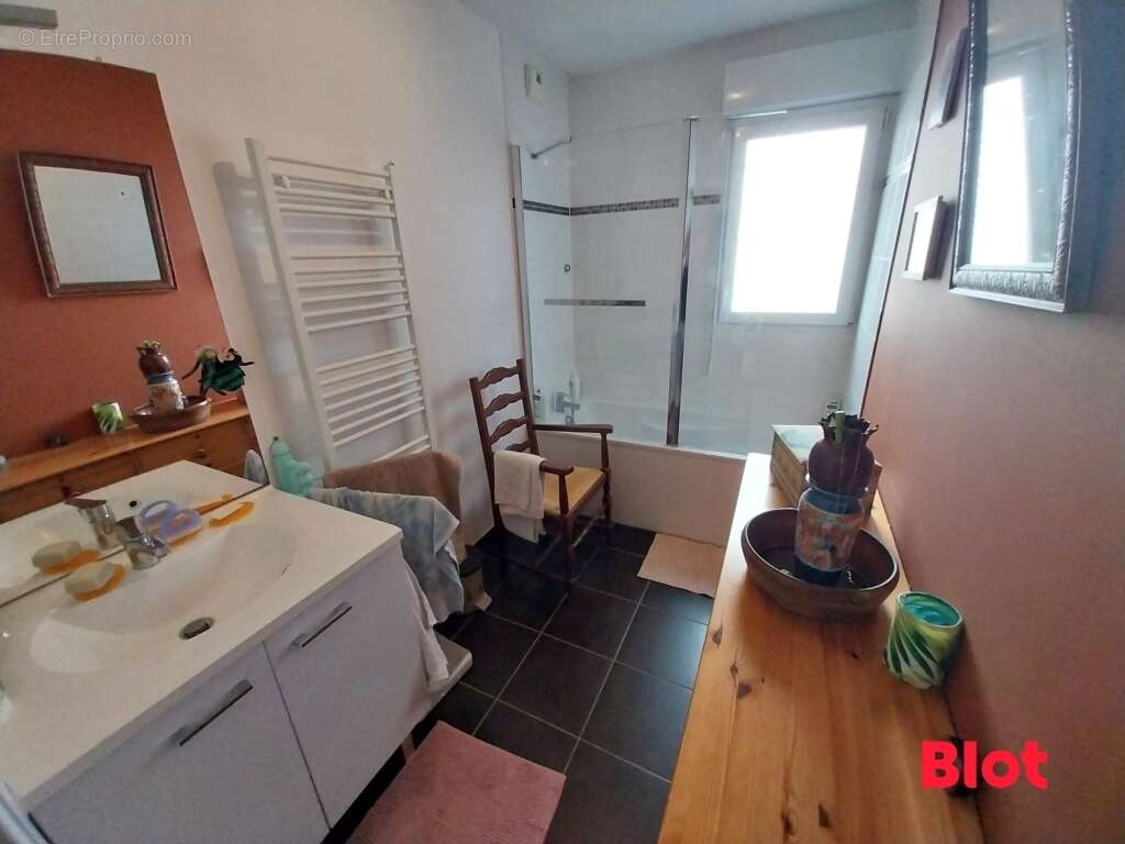 Appartement à SAINT-JACQUES-DE-LA-LANDE