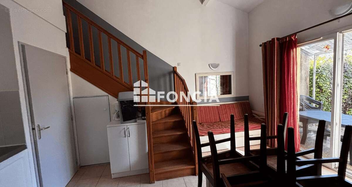 Appartement à MOURIES