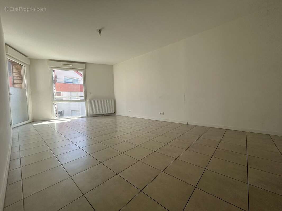 Appartement 60 m² à Saint-Pierre-Du-Perray  - photo 3