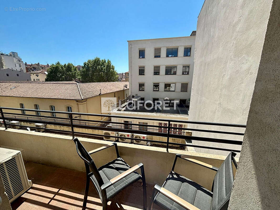 Appartement à MARSEILLE-1E