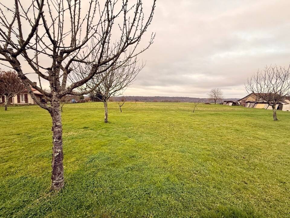 Terrain à SAINT-GERMAIN-ET-MONS