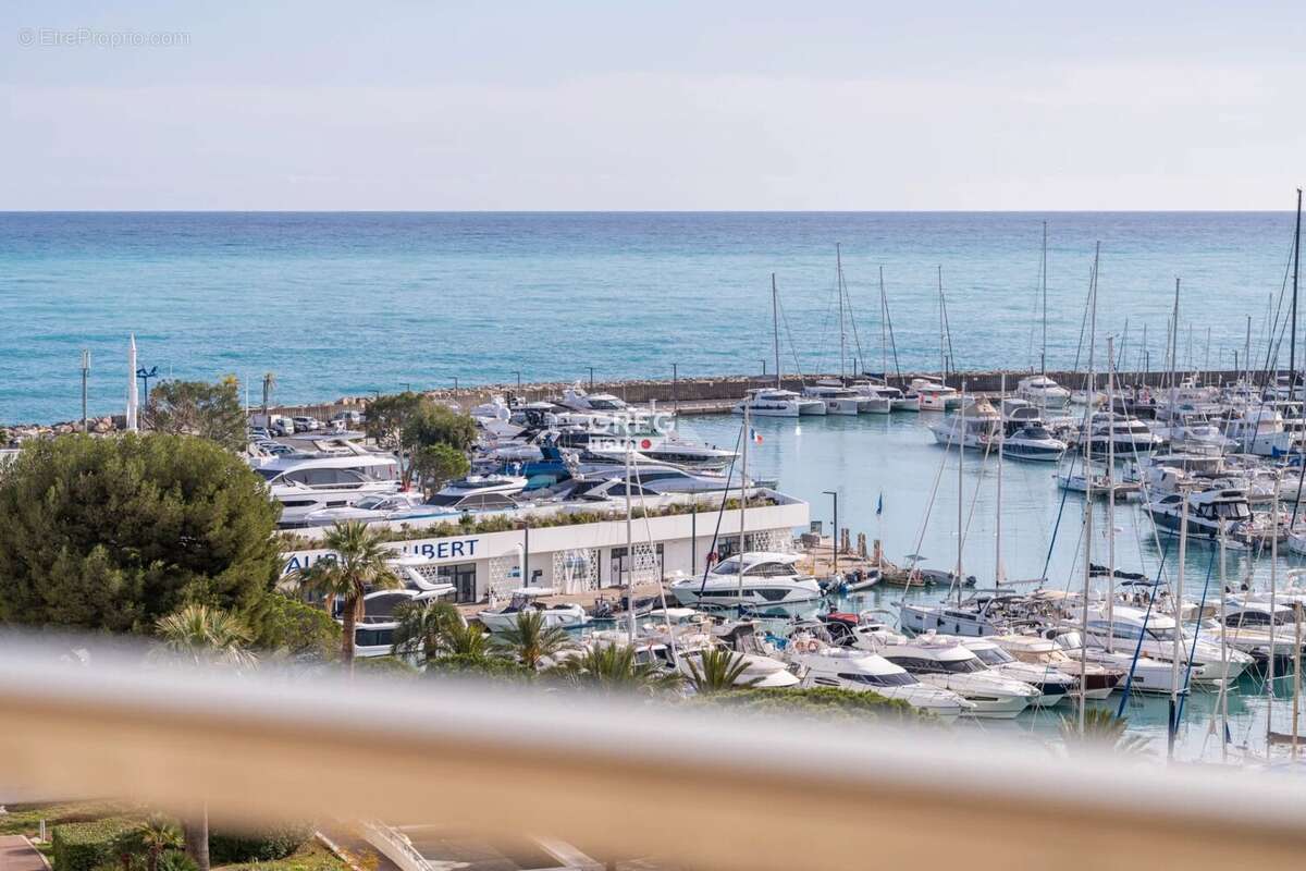 Appartement à VILLENEUVE-LOUBET