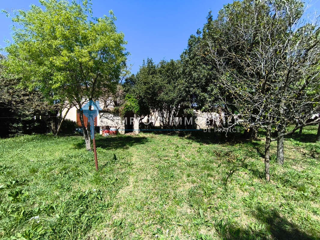 Terrain à ARLES