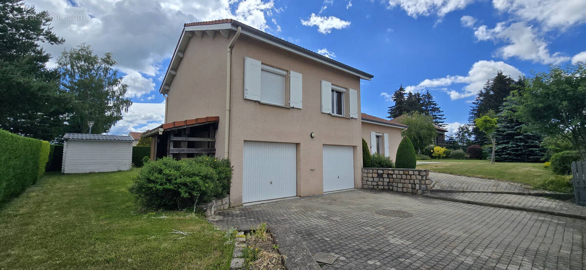 Maison à SAINT-JUST-MALMONT