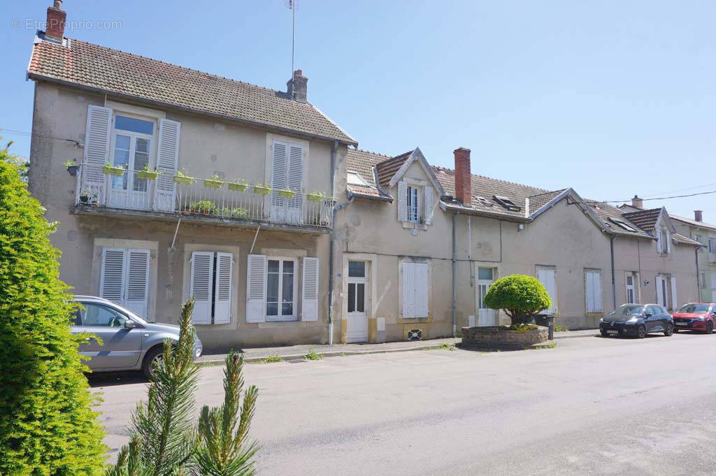 Appartement à CHAROLLES