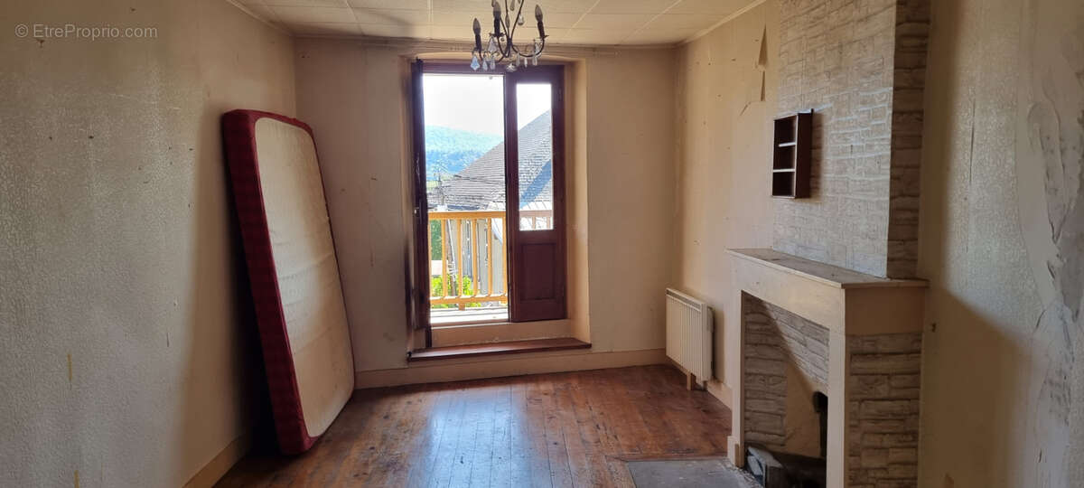 Maison à SAINT-JEAN-DE-LA-PORTE