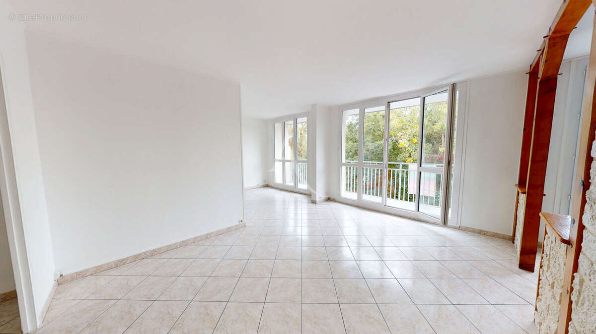 Appartement à CHILLY-MAZARIN