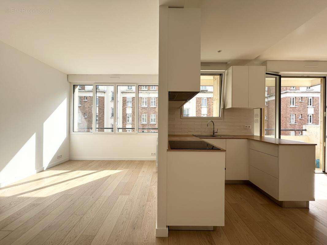 Appartement à PARIS-20E