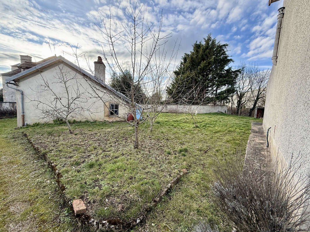 Maison à AVALLON