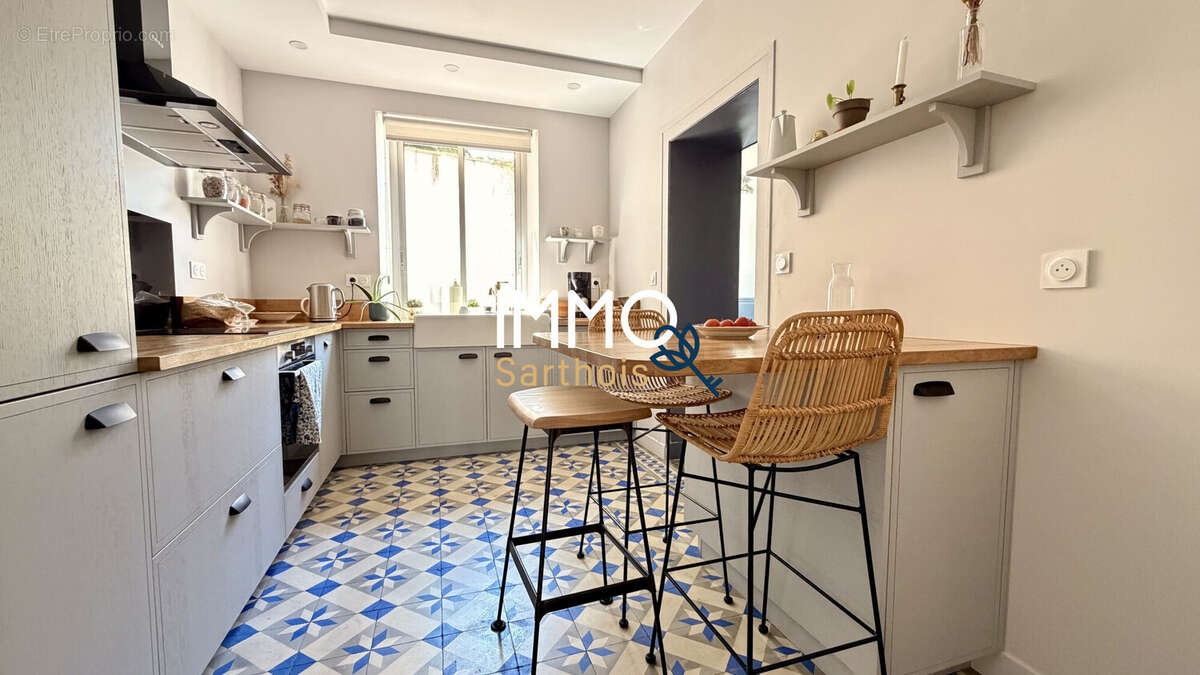 Maison 232 m² à Mayet  - photo 4