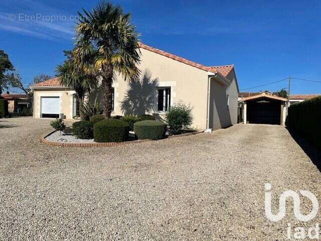 Photo 2 - Maison à LOUZY