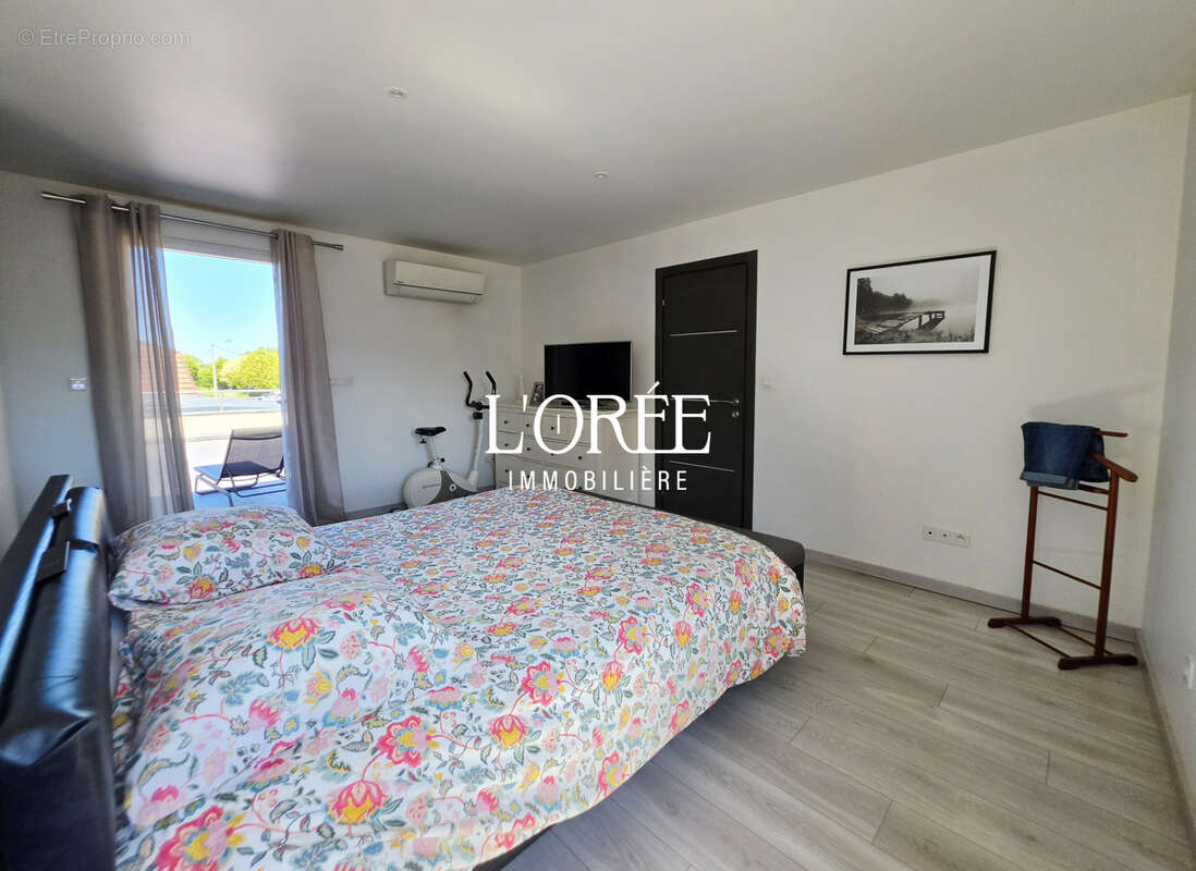 Immeuble mixte - 297 m2 - habitation + local commercial + garage double - photo 10