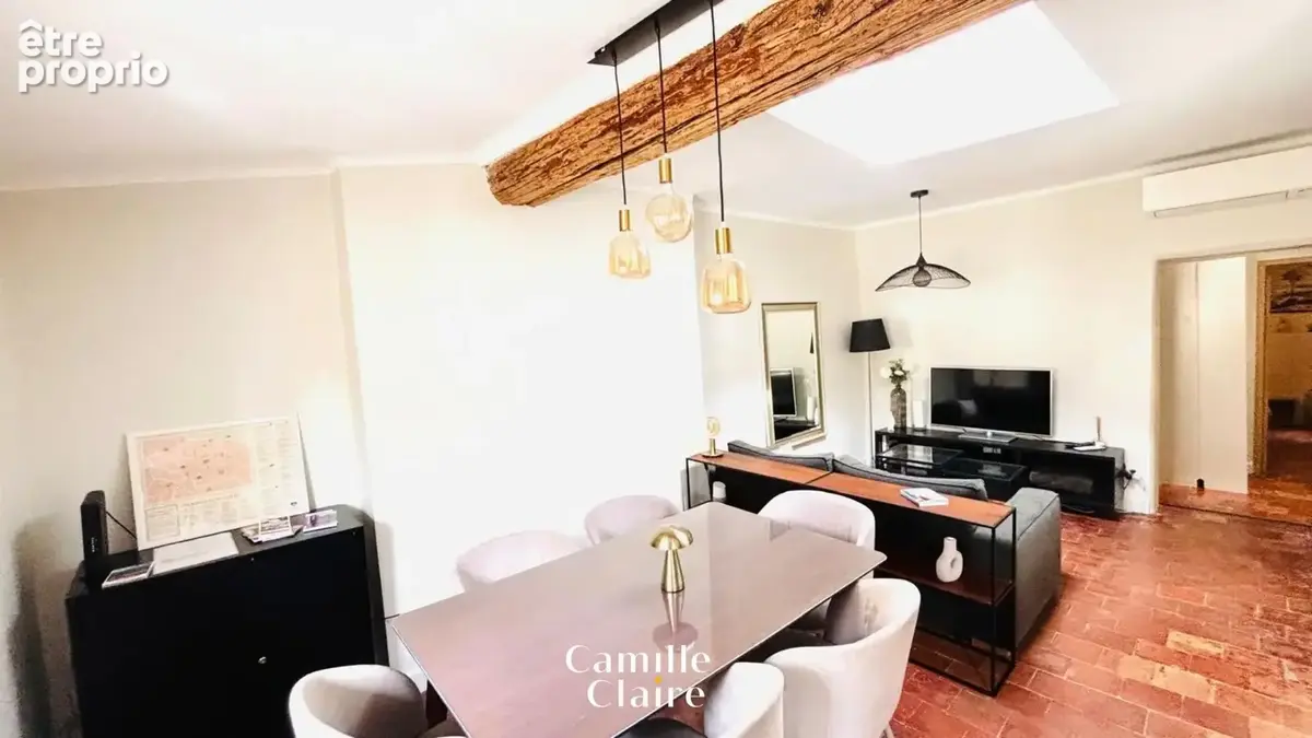 Dernier étage en plein cœur d'Aix EN PROVENCE : Appartement  T2/ T3 de 55 m2 rénové  Idéal location saisonniè - photo 11