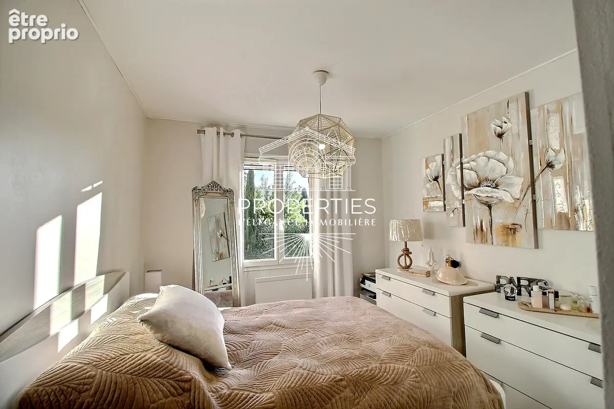 Bormes - maison de plain pied - 4 pieces - 3 chambres - piscine - garage - photo 7