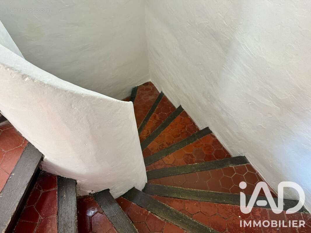 Appartement 97 m² à La Garde-Freinet  - photo 6