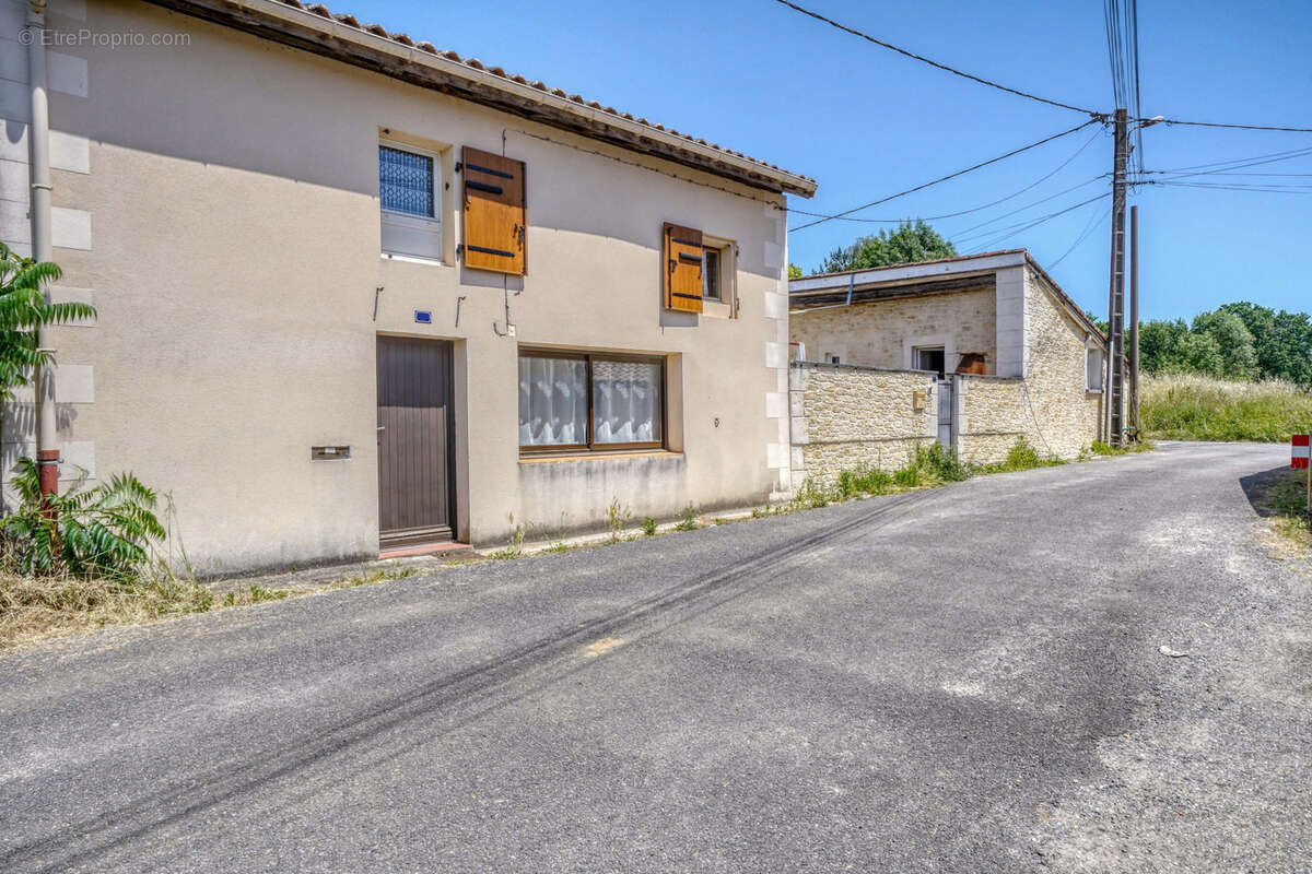 Maison à MONTGUYON