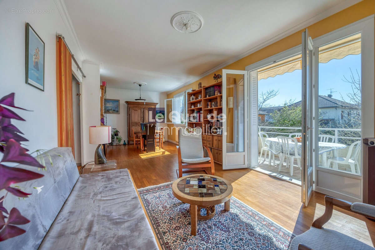 Maison à ECHIROLLES