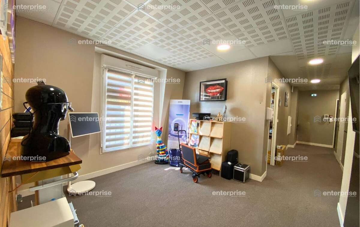 Commerce à VINEUIL-SAINT-FIRMIN