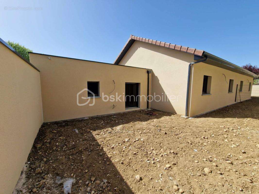 Maison à LA TOUR-DU-PIN